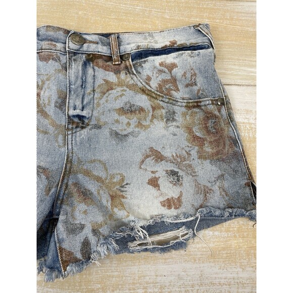 Free People Floral Denim Jean Shorts Size 30 (33w) Women’s Distressed - Picture 2 of 7